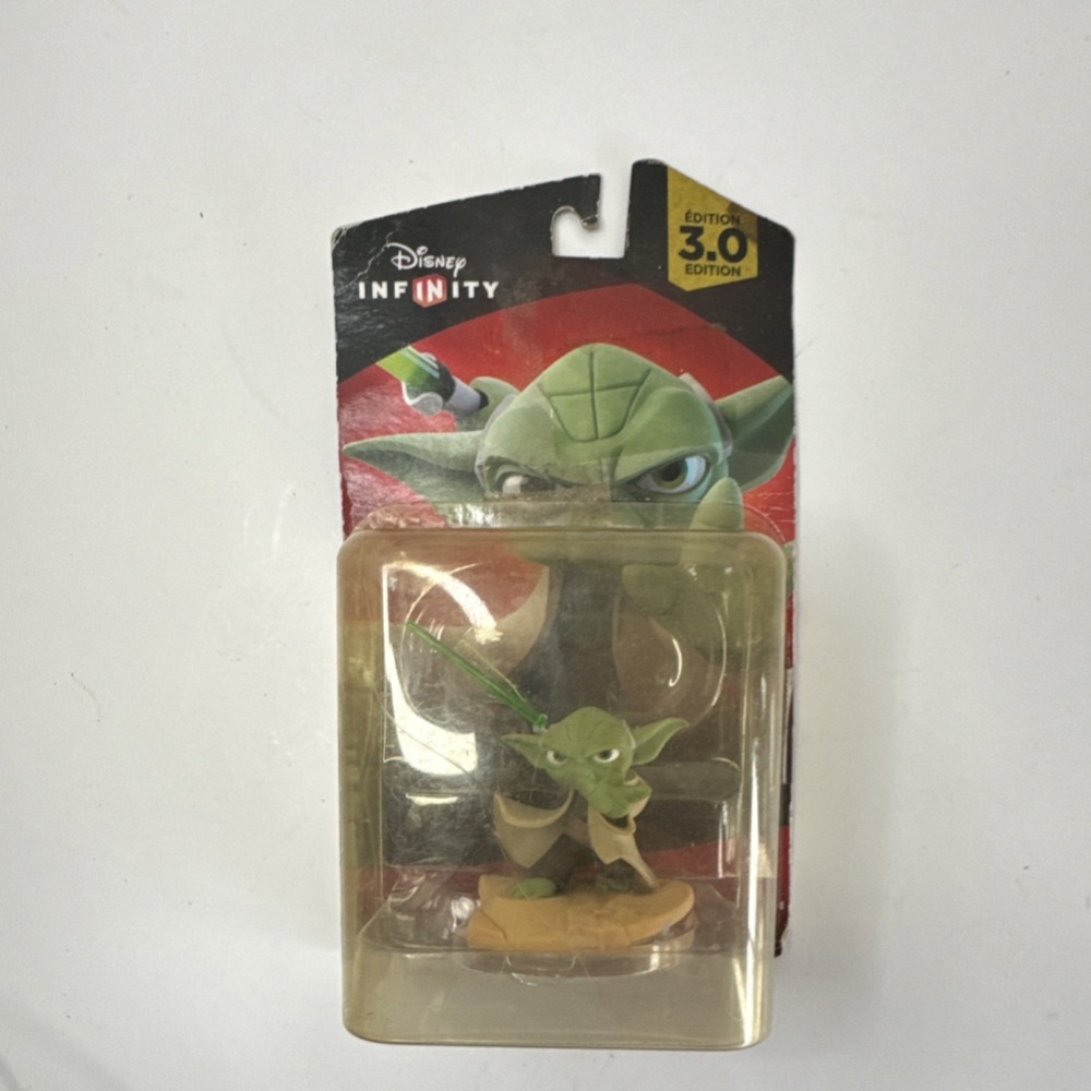 Disney Infinity 3.0 Star Wars Yoda Character Figure with Lightsaber